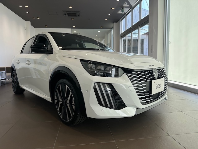NEW PEUGEOT 208 HYBRID　デビューフェア